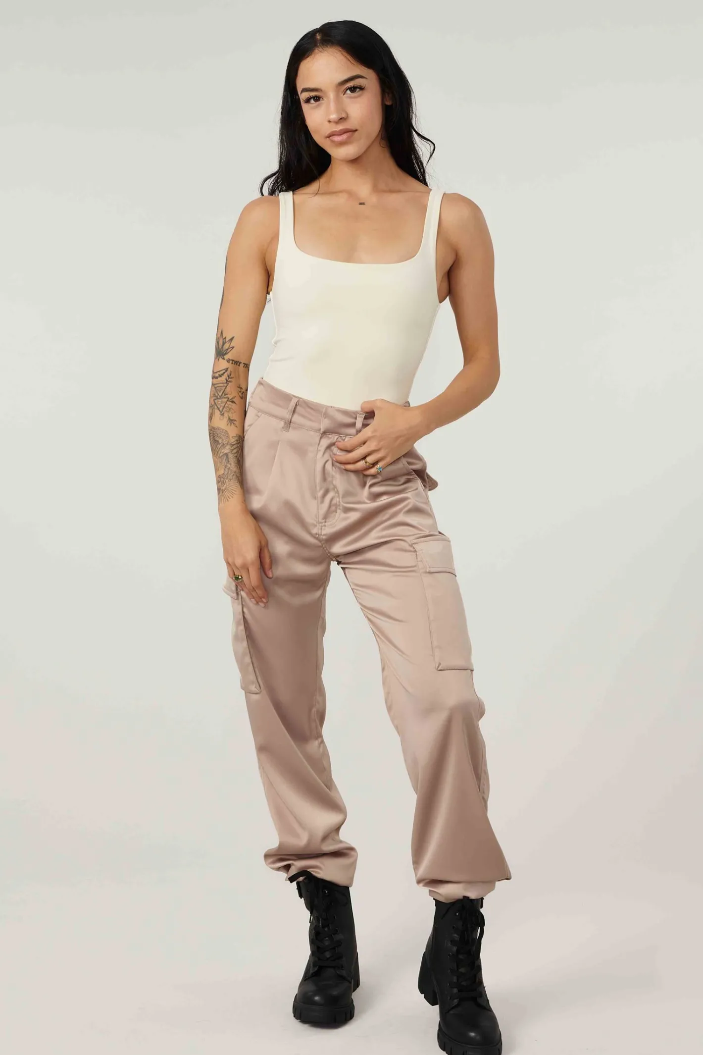 Youngla W217 Gloria Satin Cargo<Women Joggers & Pants