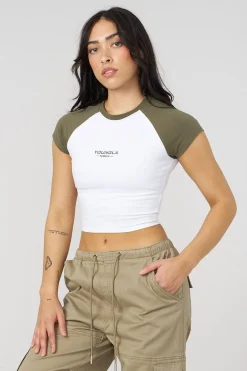 Youngla W441 Raglan Baby Tee<Women Tops
