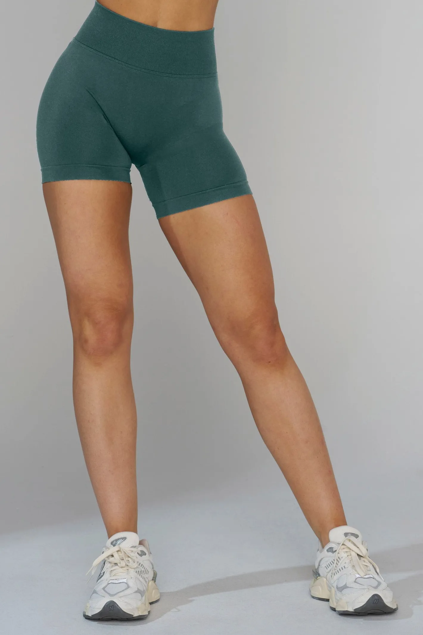 Youngla W133-Curve Seamless Shorts<Women Shorts