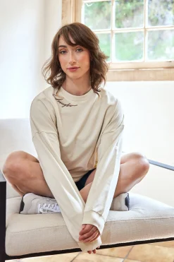Youngla W432-Emblem Long Sleeve Tee<Women Tops